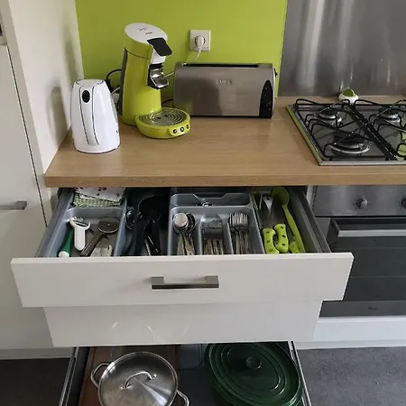 Aux Herbes Folles Apartment *